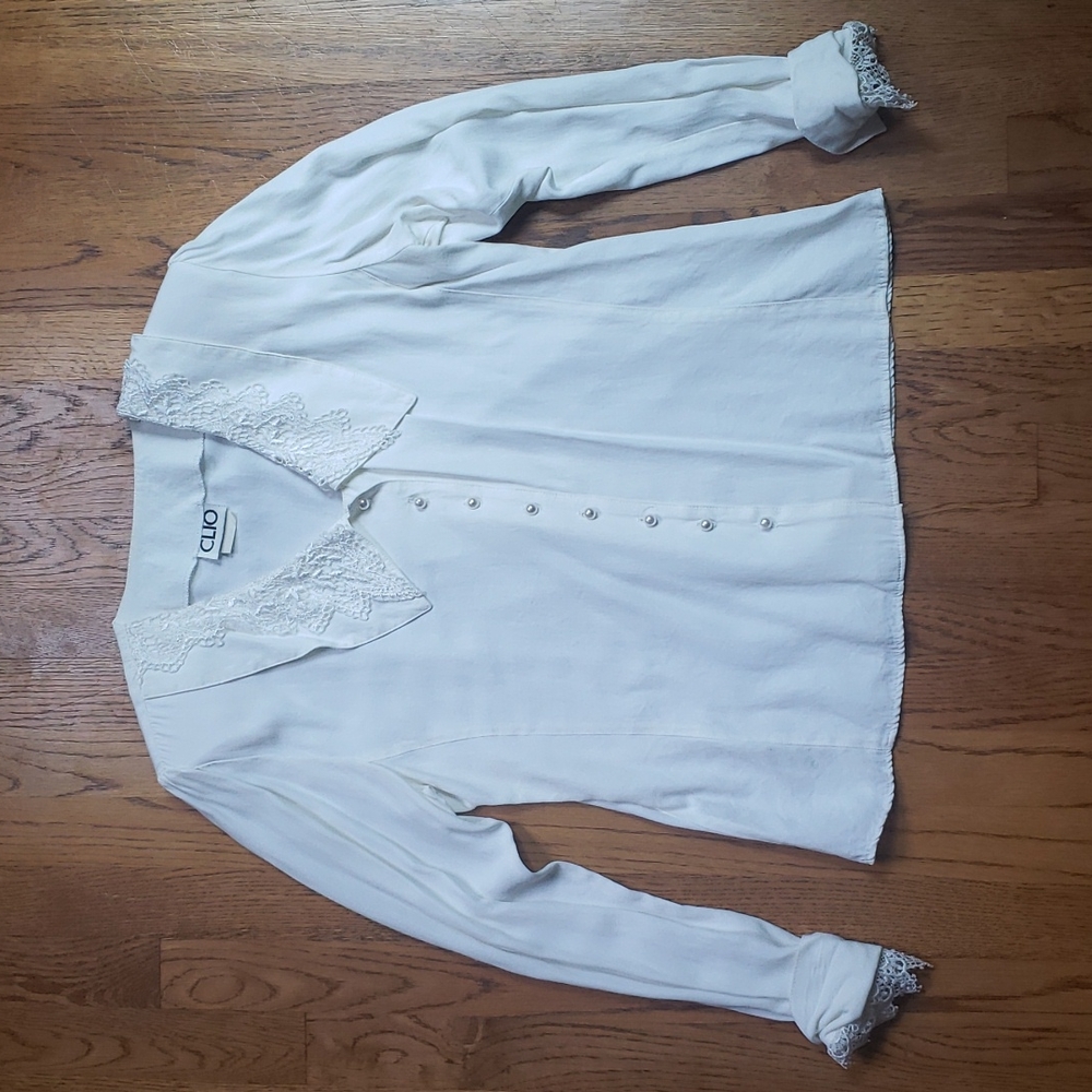 Vintage CLIO White Blouse With Pearl Buttons And Lace Cuff Detailing Size Medium